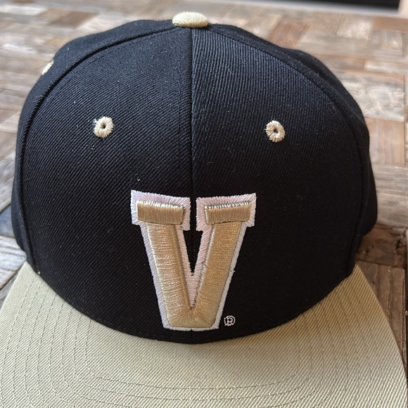 Vanderbilt University Zephyr Flat Brim SnapBack Baseball Hat - Picture 2 of 6